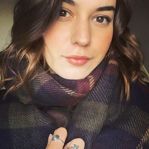 Meet your Posher, Mercedes